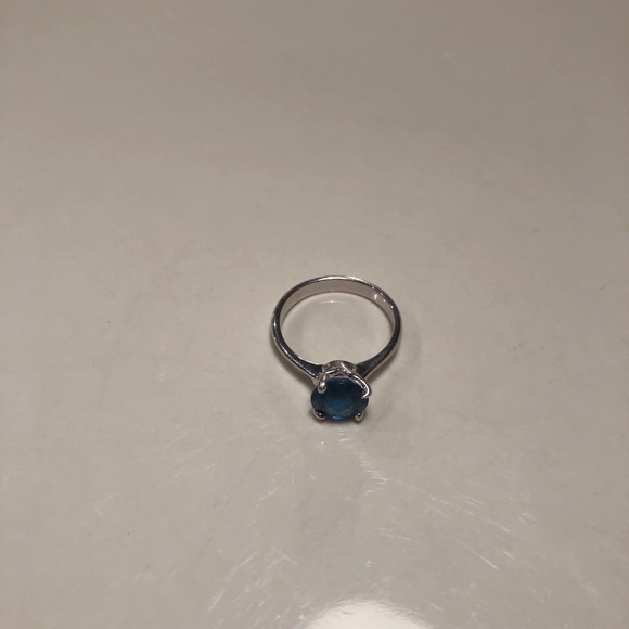 2.25 Carats London Blue Topaz Ring Sterling Silver - Picture 4 of 8